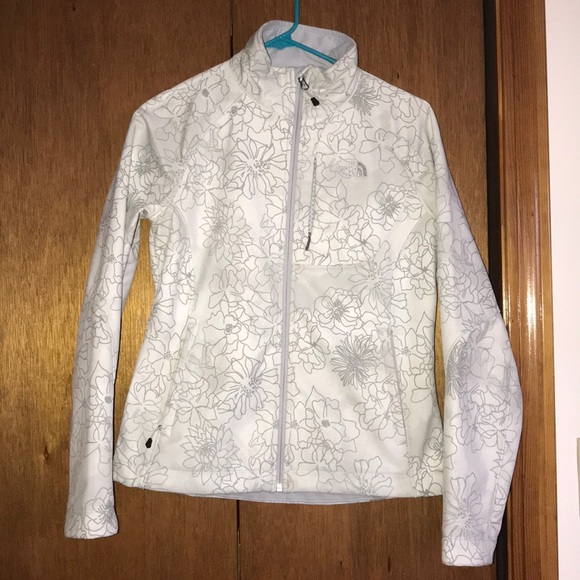The North Face Jackets & Blazers - RARE women’s North Face.